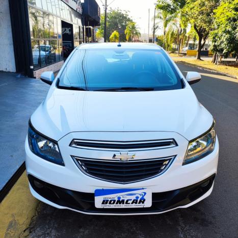 CHEVROLET Onix Hatch 1.4 4P FLEX LTZ, Foto 2