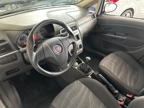 FIAT Punto 1.4 FLEX 4P, Foto 6