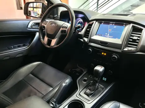 FORD Ranger 3.2 20V CABINE DUPLA 4X4 LIMITED PLUS TURBO DIESEL AUTOMTICO, Foto 13