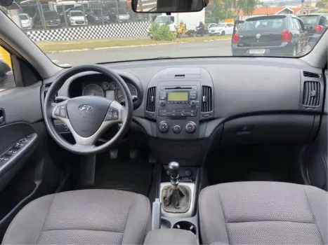 HYUNDAI I30 2.0 16V 4P, Foto 10