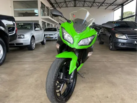 KAWASAKI Ninja 300 ABS, Foto 2