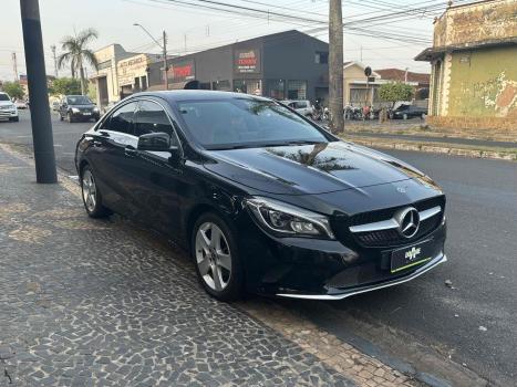 MERCEDES-BENZ CLA 180 , Foto 3