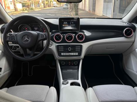 MERCEDES-BENZ CLA 180 , Foto 7