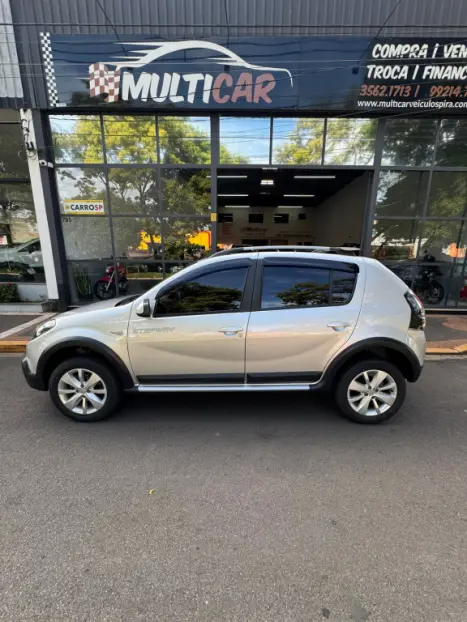 RENAULT Sandero 1.6 16V 4P FLEX STEPWAY AUTOMTICO, Foto 2