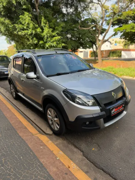 RENAULT Sandero 1.6 16V 4P FLEX STEPWAY AUTOMTICO, Foto 6