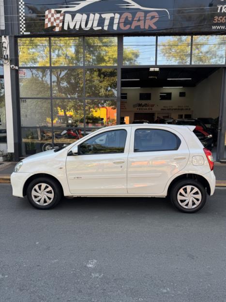TOYOTA Etios Hatch 1.3 16V 4P FLEX X, Foto 2