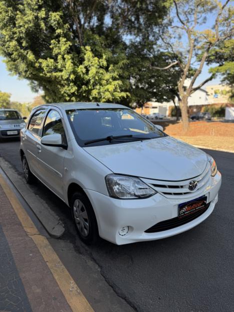 TOYOTA Etios Hatch 1.3 16V 4P FLEX X, Foto 7