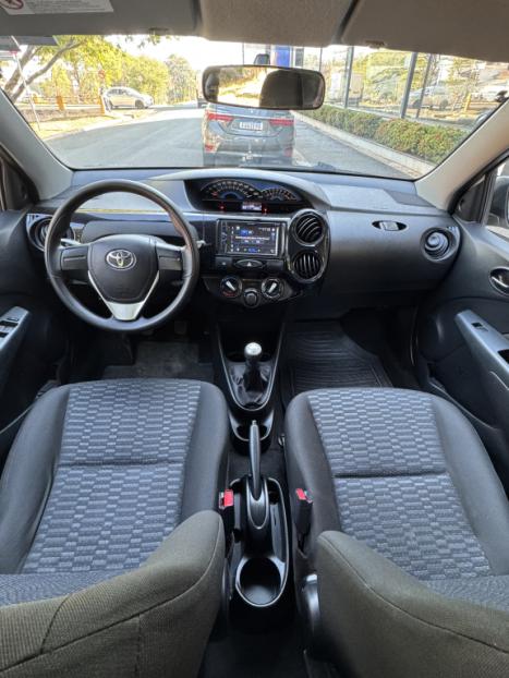 TOYOTA Etios Hatch 1.3 16V 4P FLEX X, Foto 9