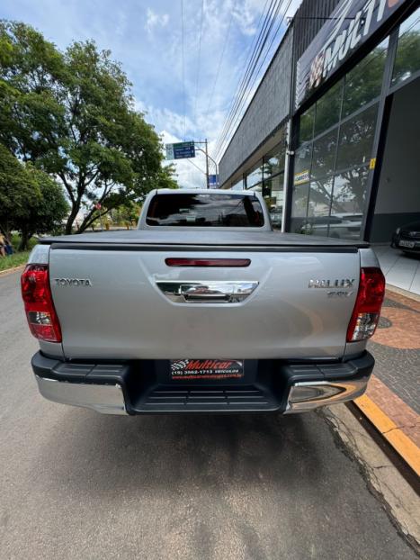 TOYOTA Hilux Caminhonete 2.8 16V SRV 4X4 DIESEL CABINE DUPLA AUTOMTICO, Foto 2