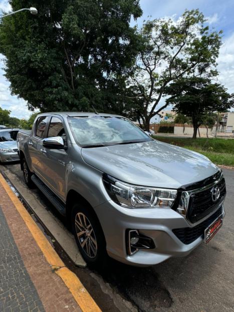 TOYOTA Hilux Caminhonete 2.8 16V SRV 4X4 DIESEL CABINE DUPLA AUTOMTICO, Foto 6