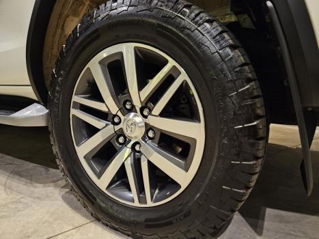 TOYOTA Hilux SW4 2.8 16V 4P SRX 4X4 7 LUGARES TURBO DIESEL AUTOMTICO, Foto 9