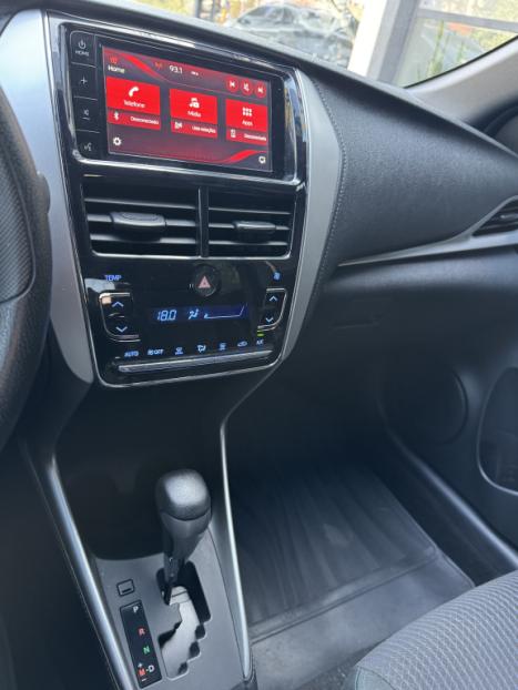 TOYOTA Yaris Hatch 1.5 16V 4P FLEX XL PLUS CONNECT MULTIDRIVE AUTOMTICO CVT, Foto 9