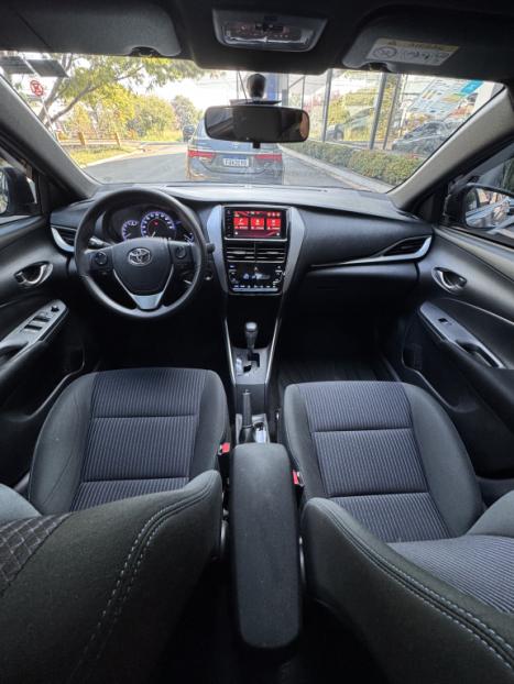 TOYOTA Yaris Hatch 1.5 16V 4P FLEX XL PLUS CONNECT MULTIDRIVE AUTOMTICO CVT, Foto 10