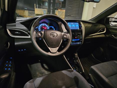 TOYOTA Yaris Hatch 1.3 16V 4P FLEX XL PLUS TECH MULTIDRIVE AUTOMTICO CVT, Foto 5
