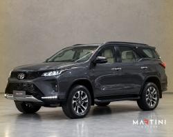 TOYOTA Hilux SW4 2.8 4P SRX 4X4 DIAMOND 7 LUGARES TURBO DIESEL AUTOMÁTICO