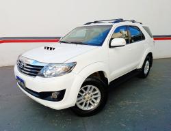 TOYOTA Hilux SW4 3.0 16V 4P SRV 4X4 TURBO DIESEL AUTOM�TICO