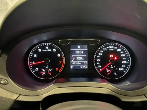 AUDI Q3 1.4 4P TFSI AMBIENTE S-TRONIC AUTOM�TICO, Foto 9