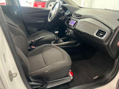CHEVROLET Onix Hatch 1.4 4P FLEX LT, Foto 12