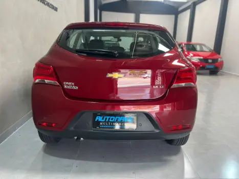 CHEVROLET Onix Hatch 1.4 4P FLEX LT, Foto 6