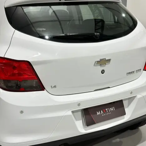 CHEVROLET Onix Hatch 1.4 4P FLEX LTZ, Foto 8