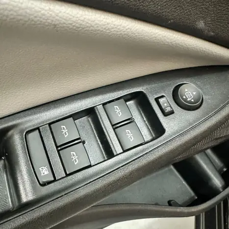 CHEVROLET Onix Hatch 1.0 12V 4P FLEX PREMIER TURBO AUTOM�TICO, Foto 18