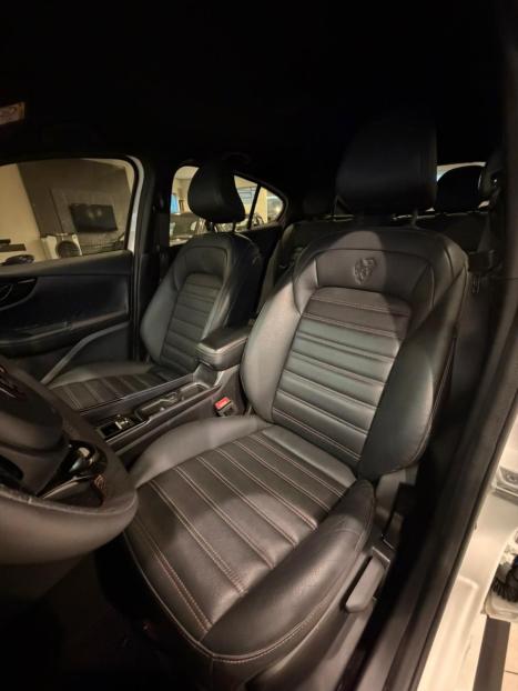 FIAT Fastback 1.3 16V 4P FLEX ABARTH TURBO 270 AUTOM�TICO, Foto 14