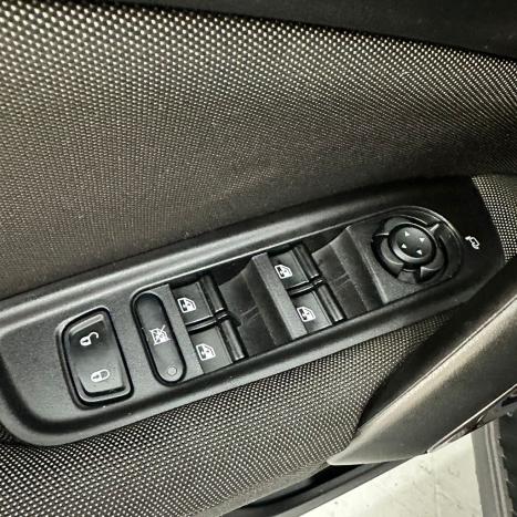 FIAT Toro 1.8 16V 4P FLEX FREEDOM AUTOM�TICO, Foto 18