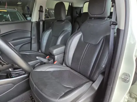 FIAT Toro 2.0 16V 4P VOLCANO 4WD TURBO DIESEL AUTOM�TICO, Foto 8