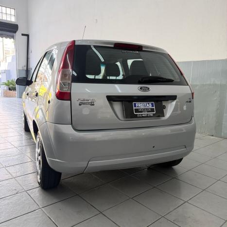 FORD Fiesta Hatch 1.6, Foto 2