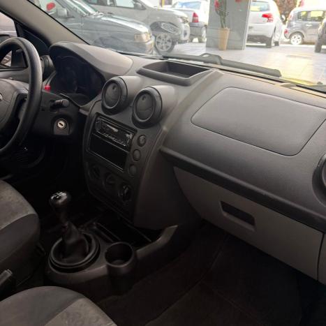 FORD Fiesta Hatch 1.6, Foto 6