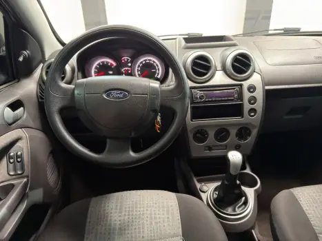 FORD Fiesta Sedan 1.6 4P ROCAM FLEX, Foto 11