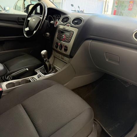 FORD Focus Hatch 1.6 4P, Foto 8