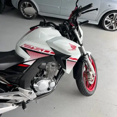 HONDA CB 250 F Twister FLEXONE, Foto 3