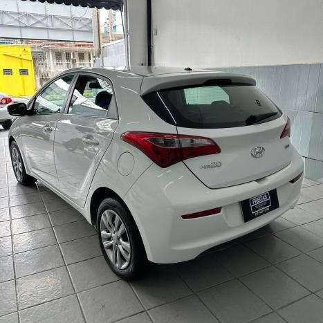 HYUNDAI HB 20 Hatch 1.6 16V 4P FLEX COMFORT PLUS AUTOM�TICO, Foto 4