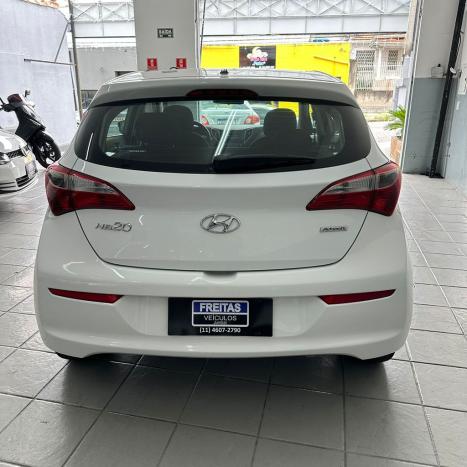 HYUNDAI HB 20 Hatch 1.6 16V 4P FLEX COMFORT PLUS AUTOM�TICO, Foto 5