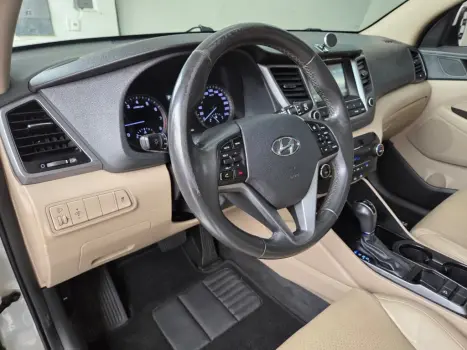 HYUNDAI Tucson 1.6 16V 4P T-GDI GL ECOSHIFT AUTOM�TICO, Foto 17