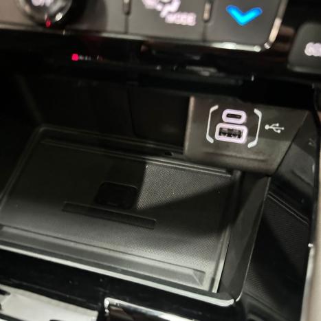 JEEP Commander 2.0 16V 4P TD380 OVERLAND 4X4 TURBO DIESEL AUTOM�TICO AT9, Foto 19