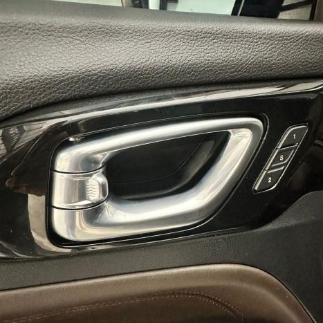 JEEP Commander 2.0 16V 4P TD380 OVERLAND 4X4 TURBO DIESEL AUTOM�TICO AT9, Foto 20