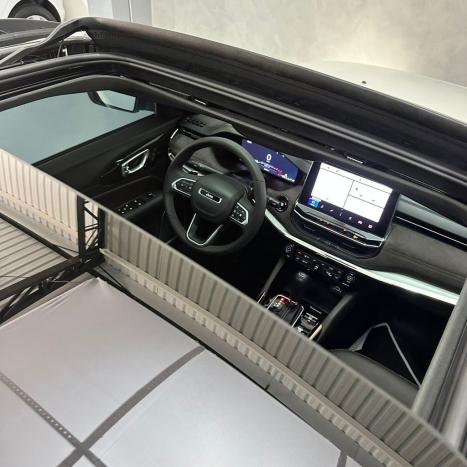 JEEP Commander 2.0 16V 4P TD380 OVERLAND 4X4 TURBO DIESEL AUTOM�TICO AT9, Foto 26