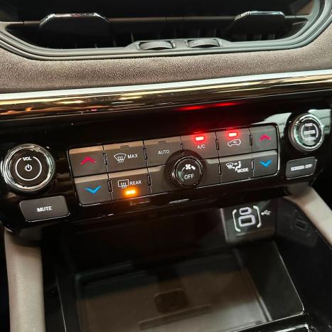 JEEP Commander 2.0 16V 4P TD380 OVERLAND 4X4 TURBO DIESEL AUTOM�TICO AT9, Foto 13