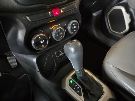 JEEP Renegade 1.8 16V 4P FLEX LONGITUDE AUTOM�TICO, Foto 10