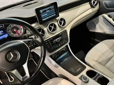 MERCEDES-BENZ GLA 200 1.6 16V 4P CGI ADVANCE TURBO AUTOMTICO, Foto 12
