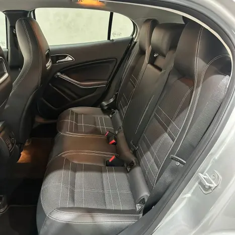 MERCEDES-BENZ GLA 200 1.6 16V 4P FLEX CGI ENDURO TURBO AUTOM�TICO, Foto 25