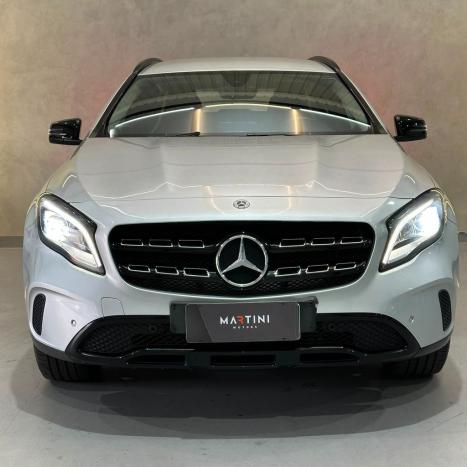 MERCEDES-BENZ GLA 200 1.6 16V 4P FLEX CGI NIGHT TURBO AUTOM�TICO, Foto 2