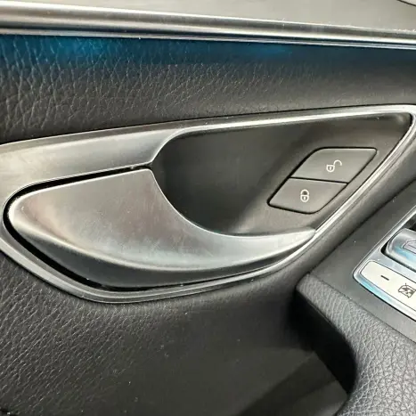 MERCEDES-BENZ GLC 43 AMG 3.0 V6 24V 4P BI-TURBO 4MATIC 9G-TRONIC AUTOM�TICO, Foto 19