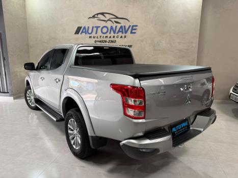 MITSUBISHI L 200 Triton 2.4 16V SPORT HPE 4X4 CABINE DUPLA TURBO DIESEL AUTOMÁTICO, Foto 3