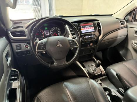 MITSUBISHI L 200 Triton 2.4 16V SPORT HPE 4X4 CABINE DUPLA TURBO DIESEL AUTOMÁTICO, Foto 6