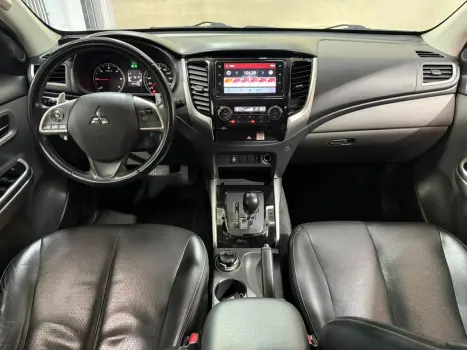 MITSUBISHI L 200 Triton 2.4 16V SPORT HPE 4X4 CABINE DUPLA TURBO DIESEL AUTOMÁTICO, Foto 11