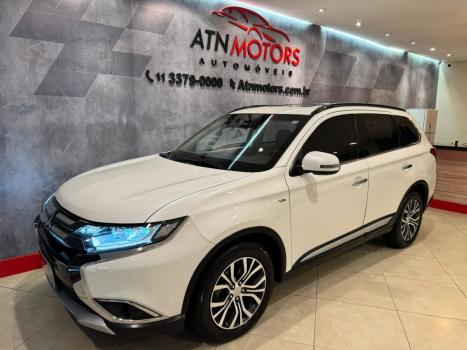 MITSUBISHI Outlander 3.0 V6 24V 4P GT 4X4 AUTOM�TICO, Foto 3