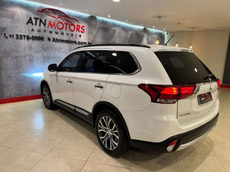 MITSUBISHI Outlander 3.0 V6 24V 4P GT 4X4 AUTOM�TICO, Foto 6